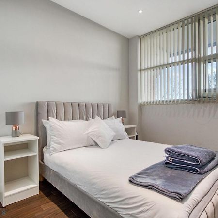 דירות לונדון Cosy 1-Bed By Heathrow Airport מראה חיצוני תמונה